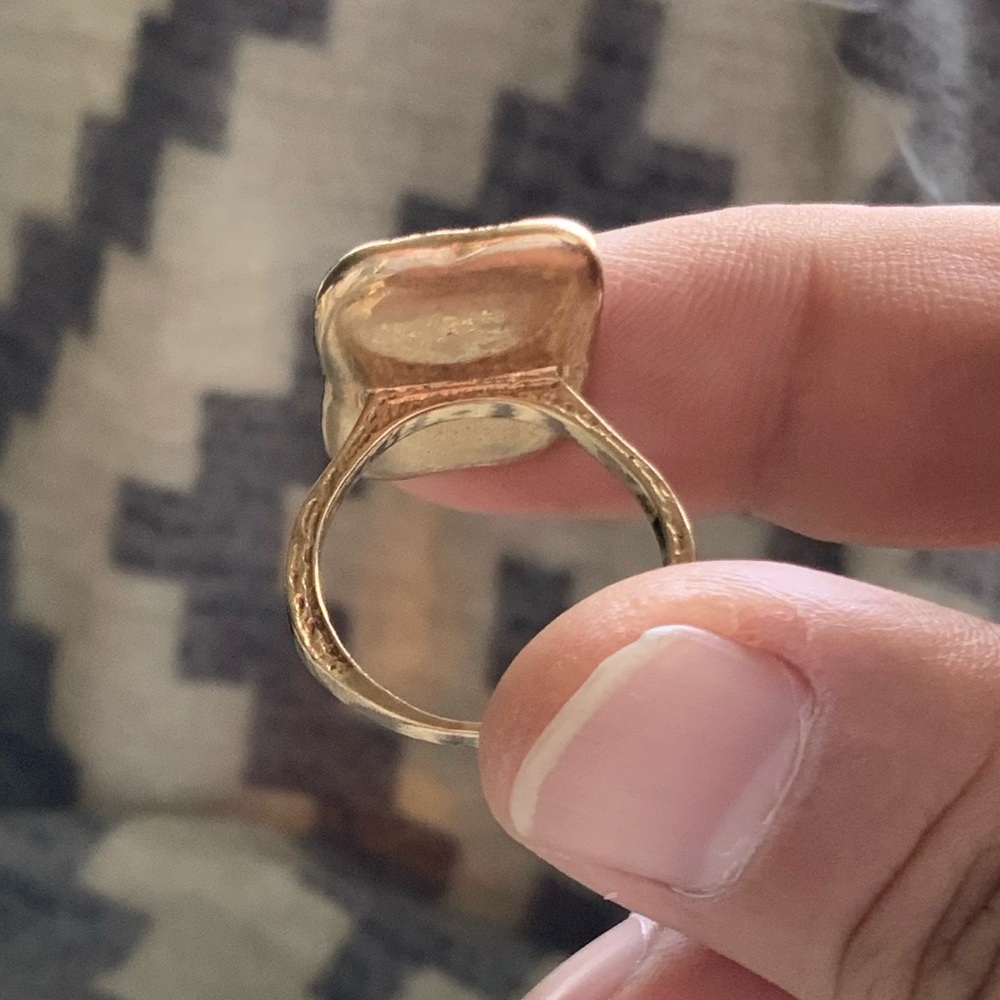 10K gold Lion Ring - Picture 2 of 5